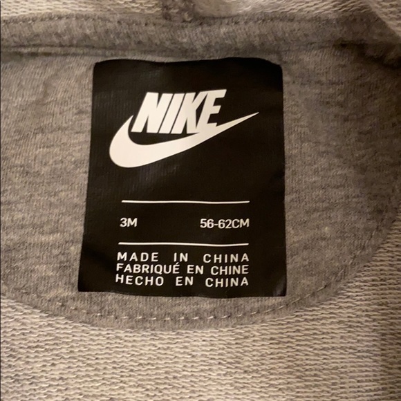 NWOT NIKE - Picture 3 of 4